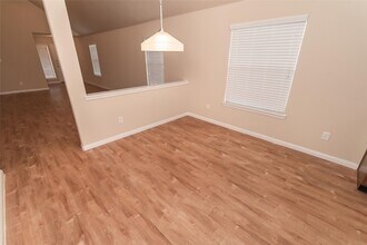 2454 Peterborough Way in Houston, TX - Foto de edificio - Building Photo