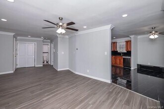 69 Prospect Ave in Hewlett, NY - Building Photo - Building Photo