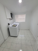 111 Francis Dr NE in Port Charlotte, FL - Foto de edificio - Building Photo