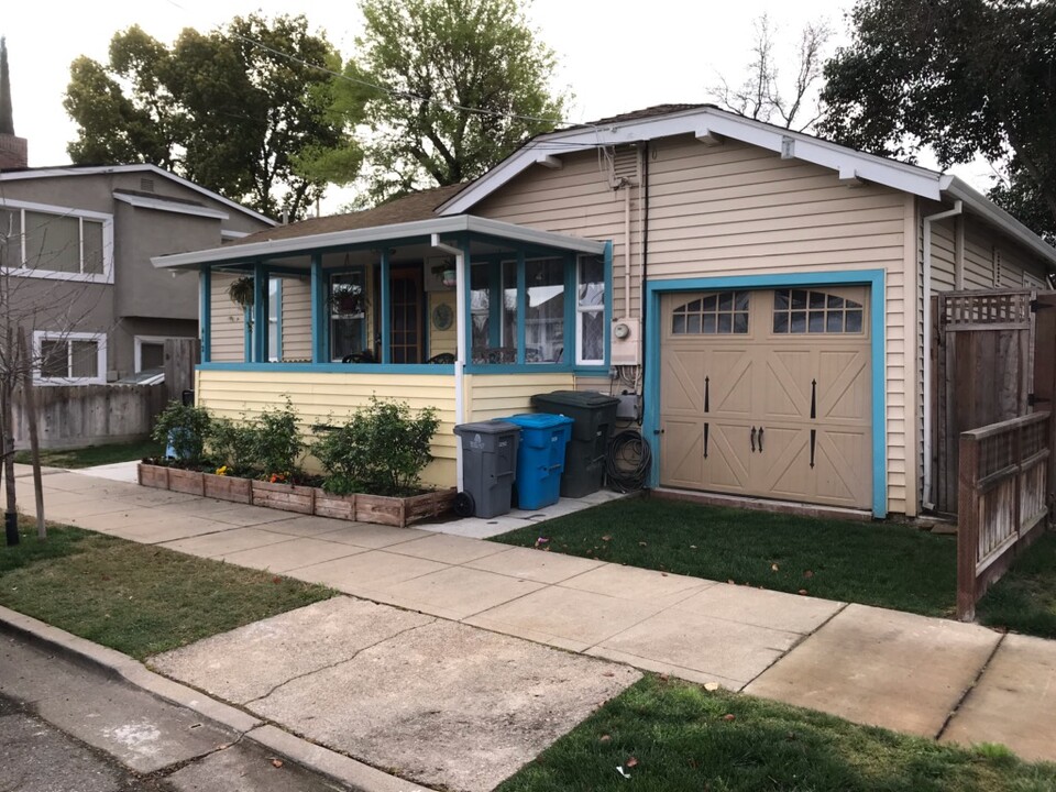 412 11th St in Marysville, CA - Building Photo