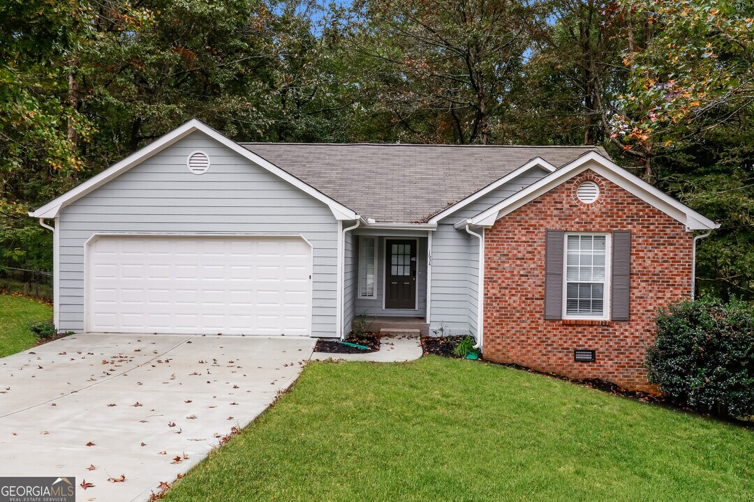 1634 Riverview Ct in Auburn, GA - Building Photo