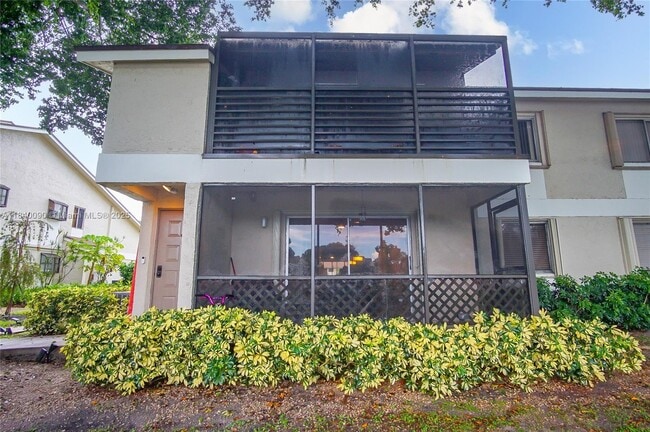 407 Gardens Dr in Pompano Beach, FL - Building Photo - Building Photo