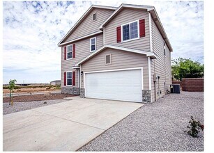 213 Dublin Ln in Alamogordo, NM - Building Photo - Building Photo