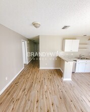 323 Summer Sails Dr in Valrico, FL - Building Photo - Building Photo