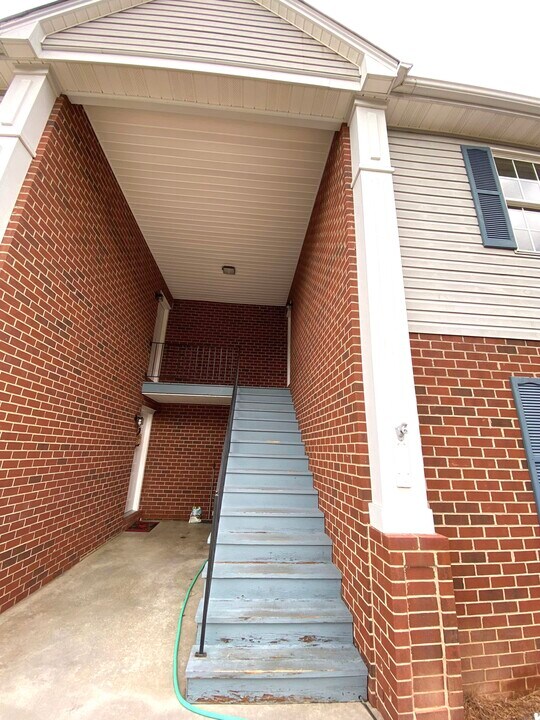 3020 R and L Smith Dr in Danville, VA - Building Photo