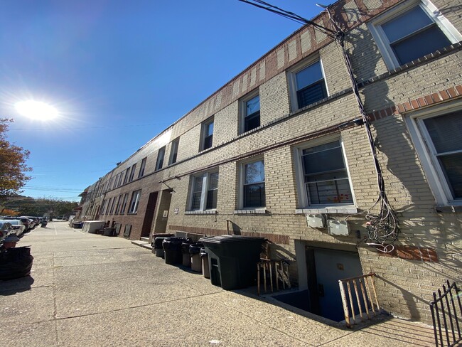 2559 Colden Ave in Bronx, NY - Building Photo - Building Photo