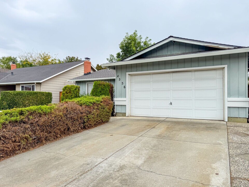 4556 Hampshire Pl in San Jose, CA - Building Photo
