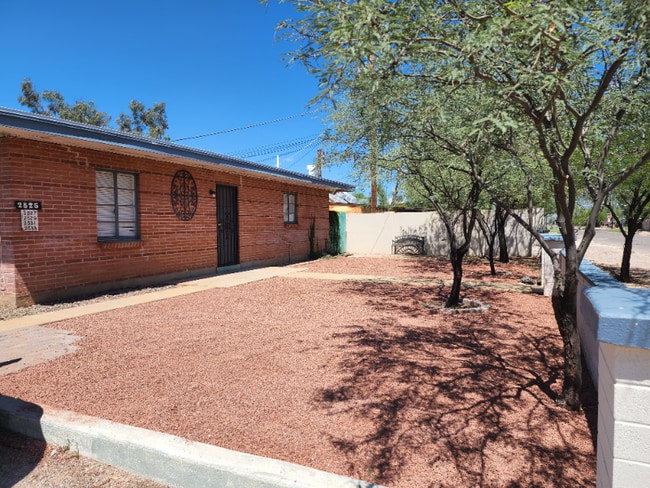 property at 2525 N Edith Blvd