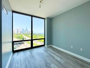 233 E 13th St, Unit 1503 in Chicago, IL - Building Photo - Building Photo