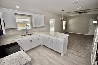 1812 Davenport St, Unit 3 in Weslaco, TX - Building Photo - Building Photo