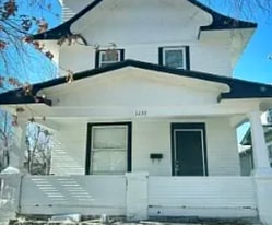 1239 SW Garfield Ave in Topeka, KS - Building Photo