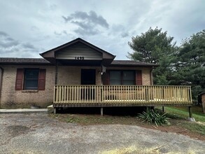 1495 Sandy Cir in Blacksburg, VA - Building Photo - Building Photo