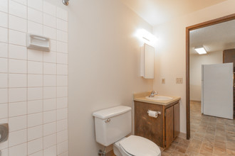 Crosspointe Apartments in Spokane, WA - Building Photo - Interior Photo