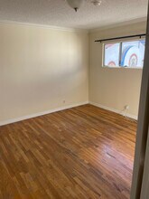 5853 Virginia Ave in Los Angeles, CA - Foto de edificio - Building Photo