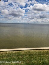 2469 S Washington Ave in Titusville, FL - Foto de edificio - Building Photo