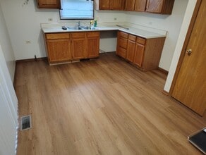 2217 Hermon Ave in Zion, IL - Building Photo - Building Photo