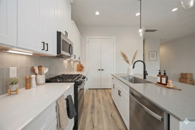 6107 Campos Dr in Houston, TX - Building Photo - Building Photo