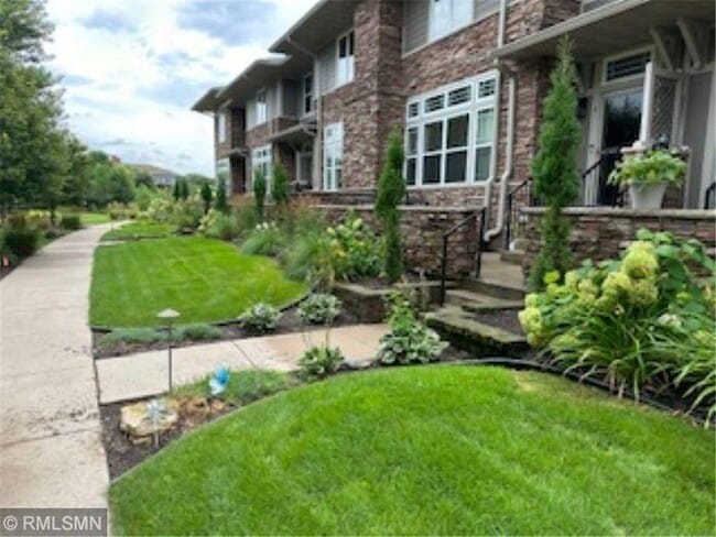 property at 10740 Town Square Dr NE