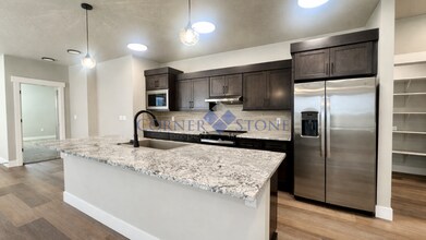 557 W Idaho Ave in Meridian, ID - Building Photo - Building Photo