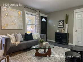 1925 Aubin Rd in Windsor, ON - Building Photo - Building Photo