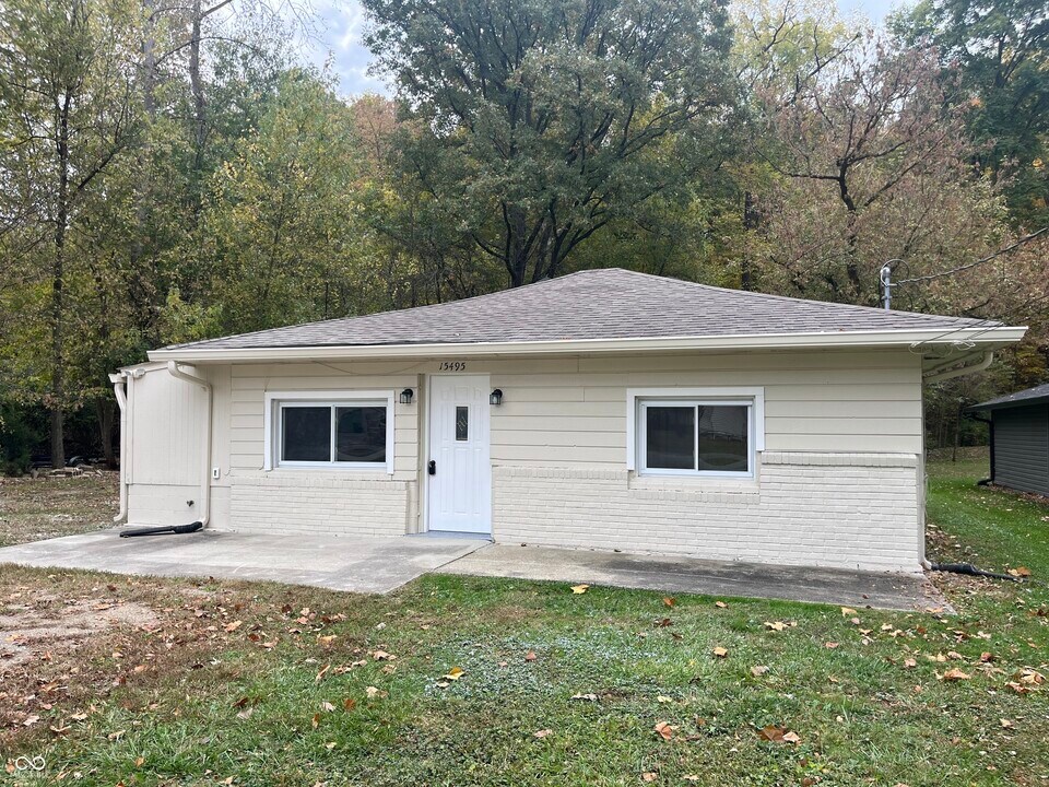 15495 Martha St in Fortville, IN - Building Photo