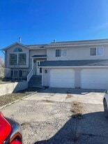 248 Oakshire Dr in Spring Creek, NV - Building Photo