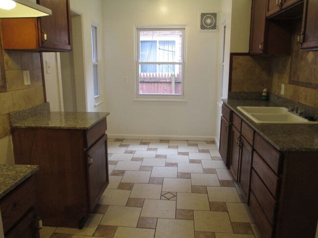 11227 Wayburn St in Detroit, MI - Building Photo - Building Photo