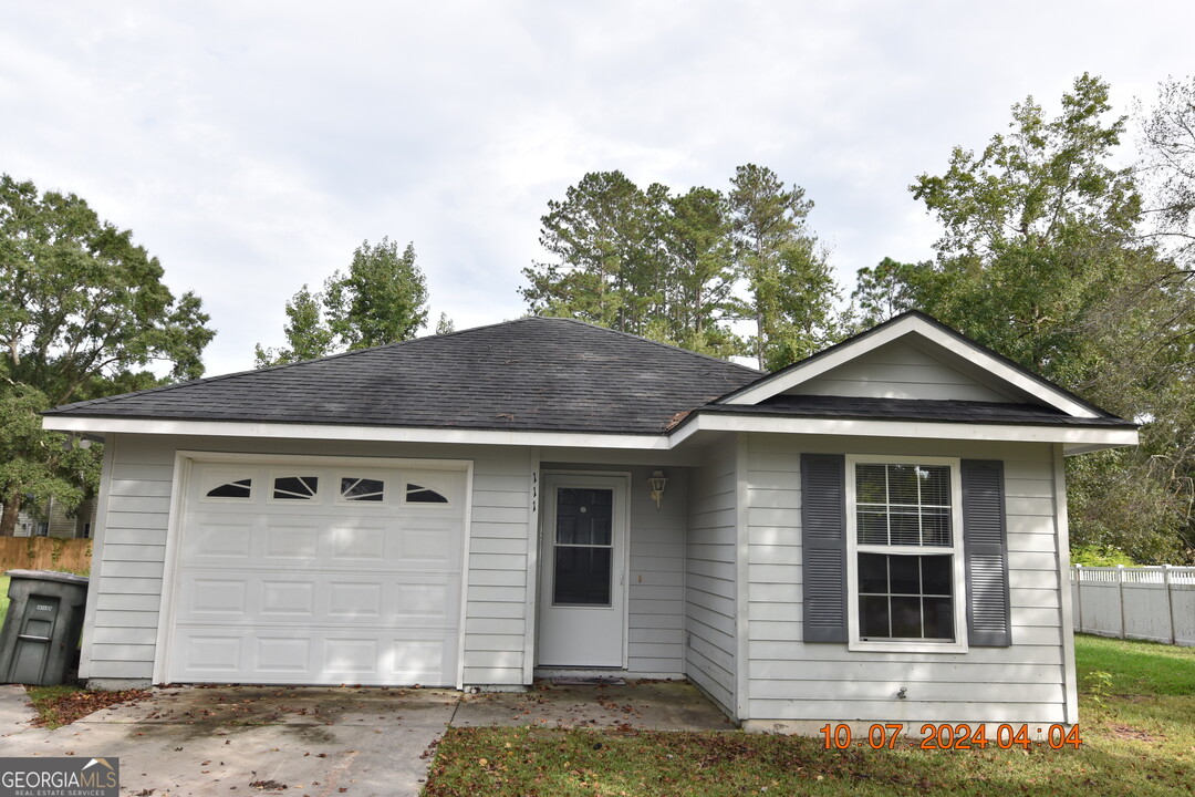 111 Foxwood Dr in Kingsland, GA - Building Photo