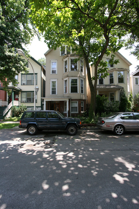 3045 N Clifton Ave in Chicago, IL - Foto de edificio