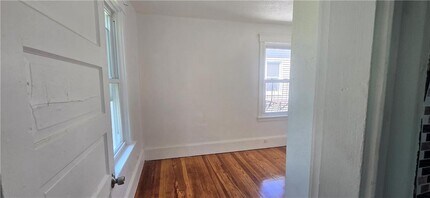 320 4th Ave in Woonsocket, RI - Building Photo - Building Photo