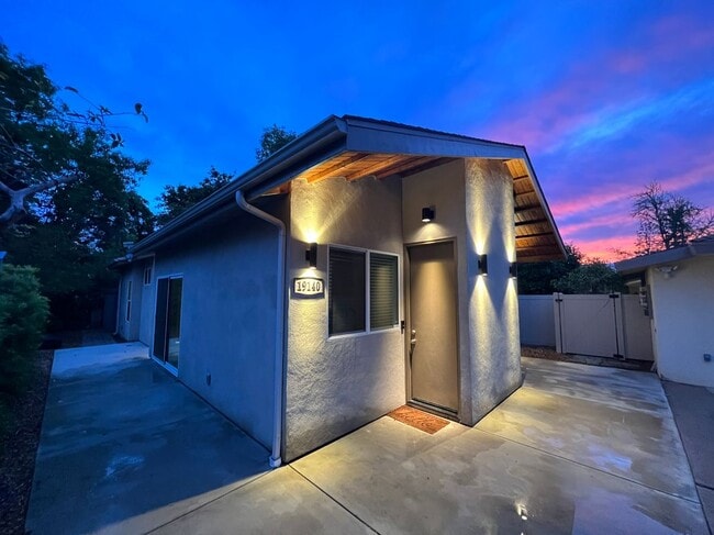 19140 Blackhawk St in Los Angeles, CA - Building Photo - Building Photo