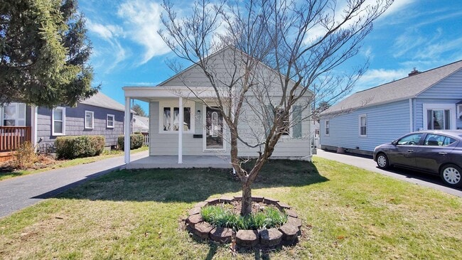 property at 269 E Jeffrey Pl
