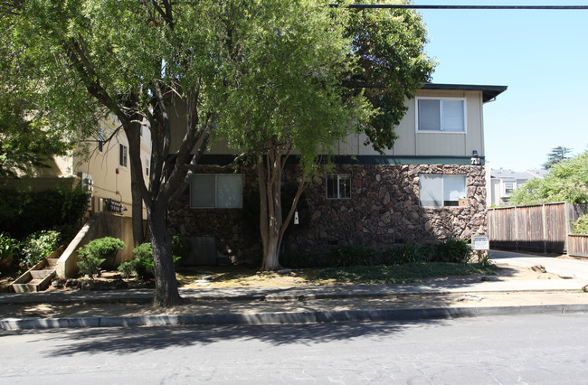 730 Chestnut St in San Carlos, CA - Building Photo - Building Photo