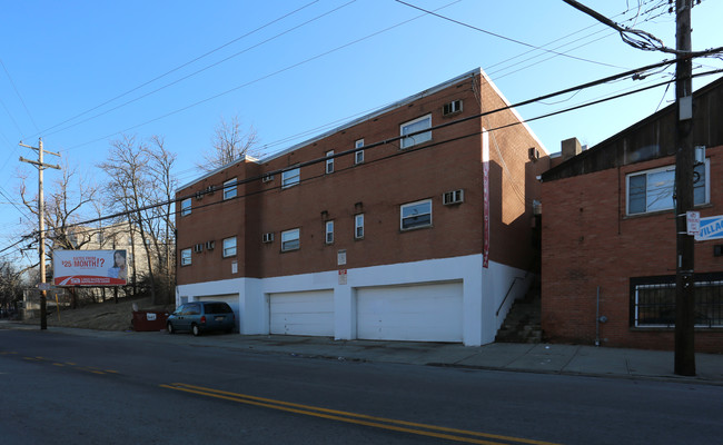 664 W McMicken Ave in Cincinnati, OH - Building Photo - Building Photo