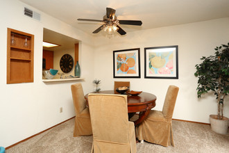 Grouse Run Apartments in Oklahoma City, OK - Building Photo - Interior Photo