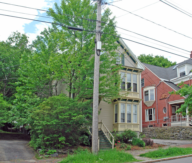 528 Cumberland Ave in Portland, ME - Building Photo - Building Photo