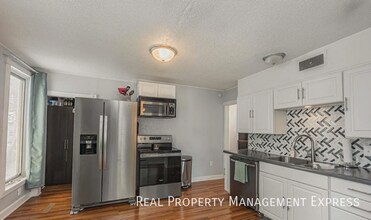 4 Bedroom 2 Bathroom Home in Sioux Falls in Sioux Falls, SD - Foto de edificio - Building Photo