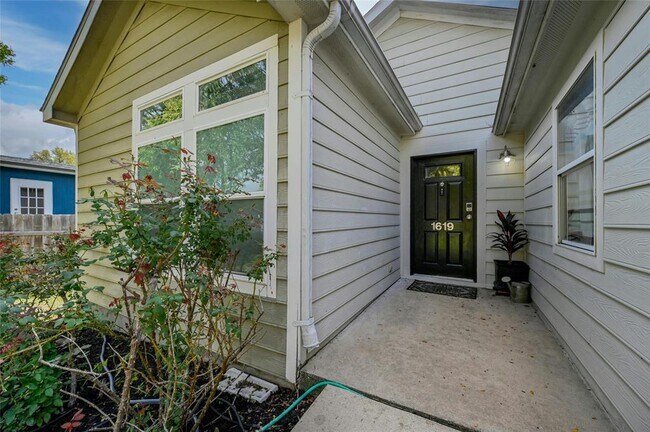 1619 J J Seabrook Dr in Austin, TX - Building Photo - Building Photo