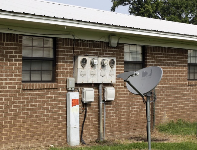 404 N Pear St in Beebe, AR - Foto de edificio - Building Photo