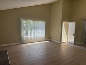 2304 Ironbark Dr in Oxnard, CA - Building Photo - Building Photo