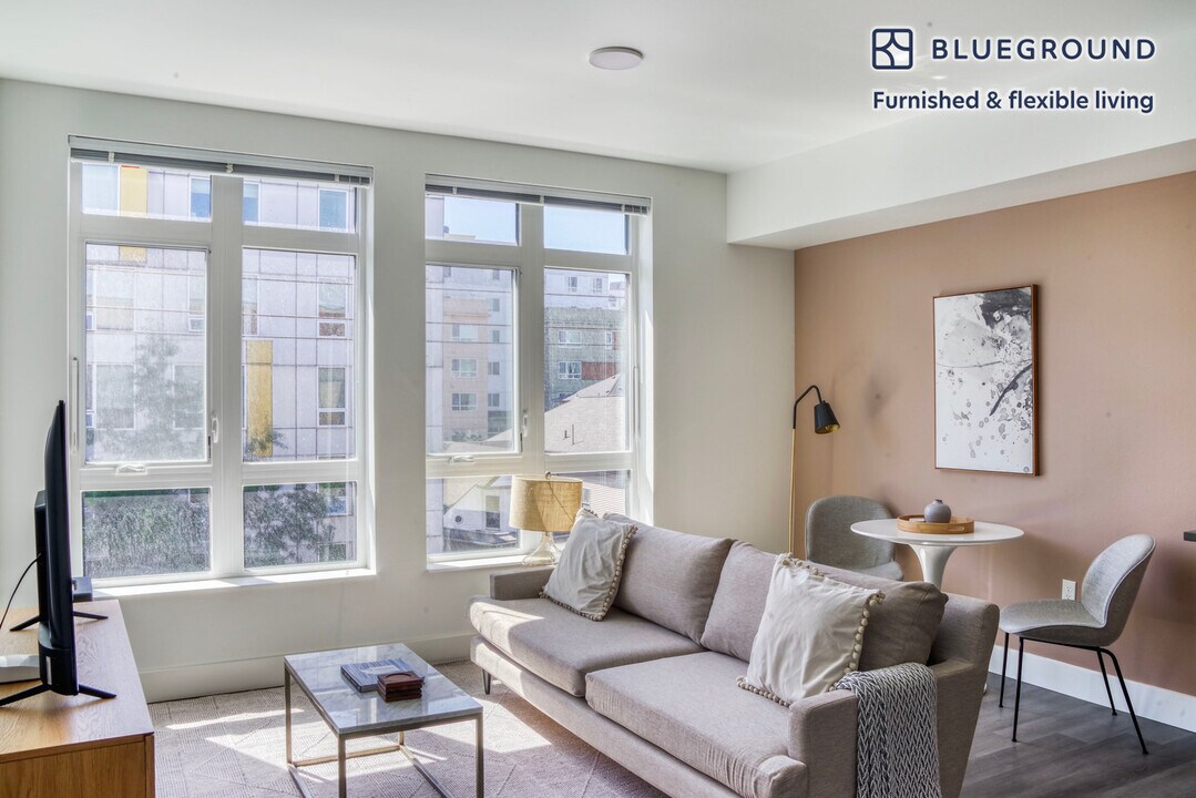 104 12th Ave in Seattle, WA - Building Photo