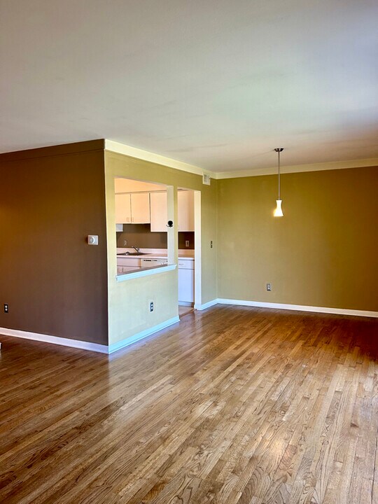 426 N Fox Hills Dr in Bloomfield Township, MI - Building Photo