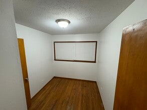 411 Cameron Rd in St. Louis, MO - Building Photo - Building Photo