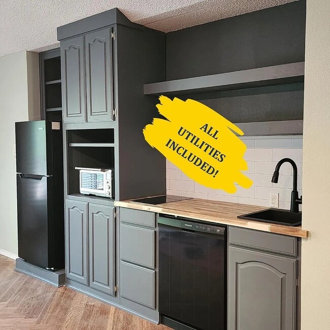 504 Oak Hollow Ln, Unit Apt A