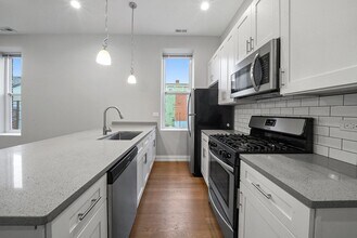 1946 S Racine Ave in Chicago, IL - Building Photo - Building Photo