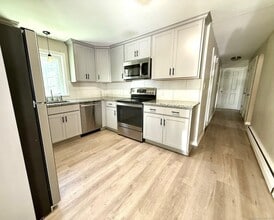 20 Peggy Ln in Farmington, CT - Building Photo - Building Photo