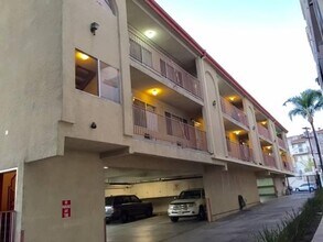 974 Figueroa Ter in Los Angeles, CA - Building Photo - Building Photo