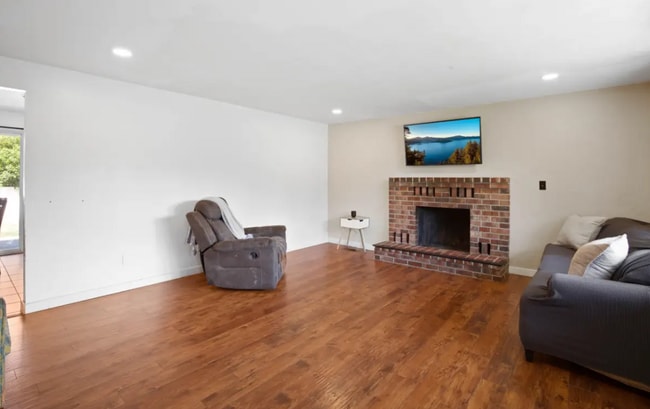 990 Janes Rd in Medford, OR - Building Photo - Building Photo