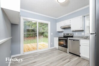 3808 Spring Branch Dr in Winston-Salem, NC - Foto de edificio - Building Photo