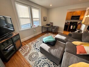130 Highland Ave, Unit 1 in Somerville, MA - Building Photo - Building Photo